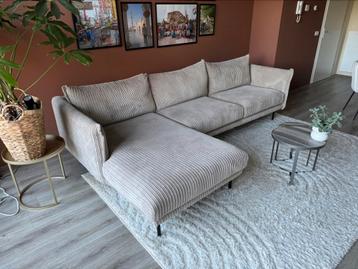 fonQ bank Ribbon Chaise Longue Links