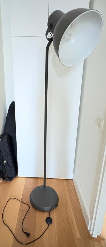 Staande lamp【IKEA HEKTAR】 beschikbaar voor biedingen