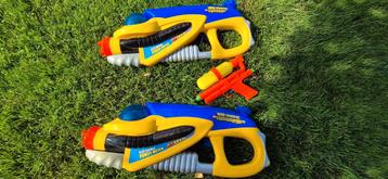 3 watersoakers/waterpistolen beschikbaar voor biedingen