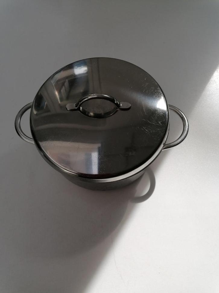 3 sigg pannen met deksels, Huis en Inrichting, Keuken | Potten en Pannen, Pannenset, Rvs, Ophalen