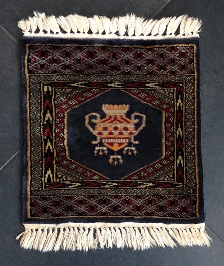 Zeldzaam mooi Perzisch kleed, donker rood+blauw 40x39cm, Antiek en Kunst, Antiek | Kleden en Textiel, Ophalen of Verzenden