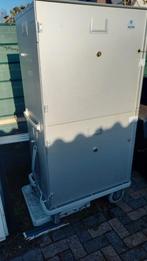 Mooi opberg kast geheel van aluminium bieden van af 100 euro, Ophalen, Zo goed als nieuw