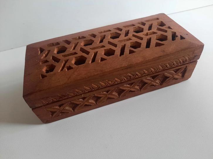 handgesneden houten postzegeldoosje - kistje, Antiek en Kunst, Curiosa en Brocante, Ophalen of Verzenden