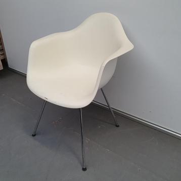 Vitra kantoorstoel - cremewit kunststof zitting beschikbaar voor biedingen