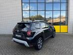 Dacia Duster 150PK Leer, Trekhaak, 4 seizoenen banden & Full, Auto's, Dacia, Gebruikt, Zwart, Zwart, 1242 kg