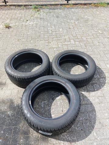 1x 235-55-19 en 2x 255-50-19 Winterbanden Dunlop beschikbaar voor biedingen