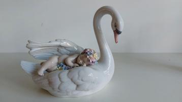 Drifting through dreamland swan Lladró  beschikbaar voor biedingen