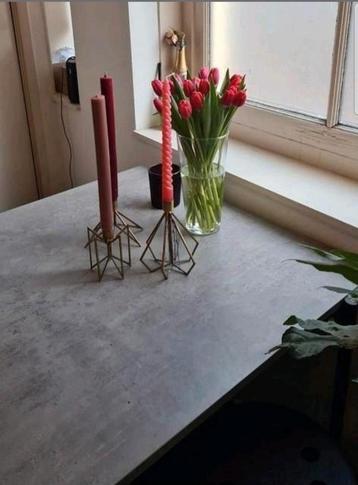 sklum eettafel betonlook