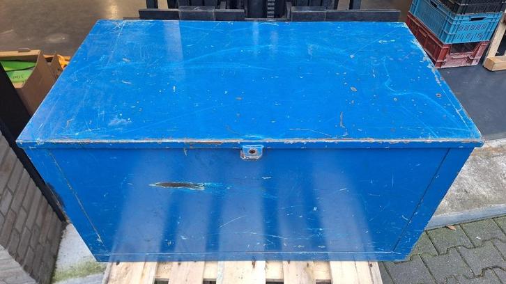 Stalen gereedschaps kisten voor in een bus tegen diefstal, Auto diversen, Autogereedschap, Gebruikt, Ophalen