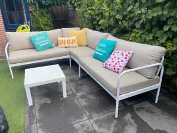 Luxe loungset 3 delig beschikbaar voor biedingen