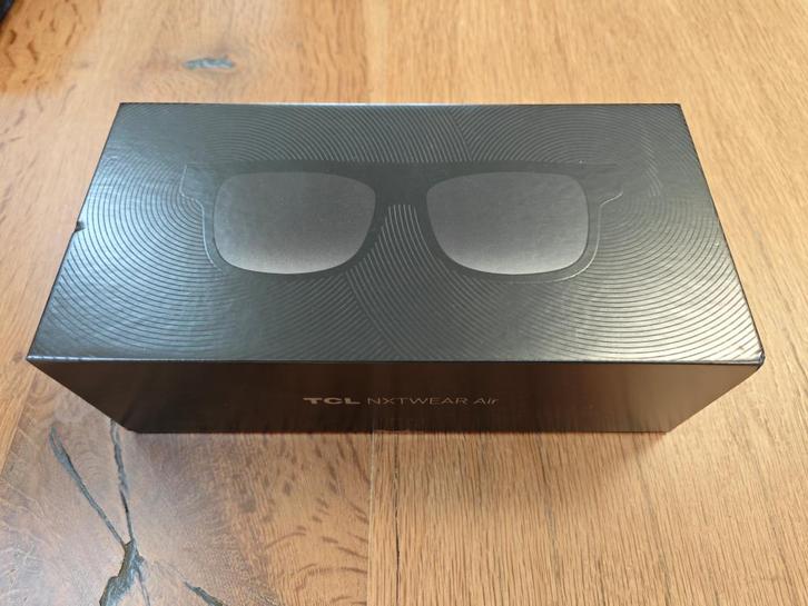 TCL Nxtwear Air (3840x1080 smart glasses) met opbergdoosje!, Spelcomputers en Games, Virtual Reality, Nieuw, Telefoon, VR-bril