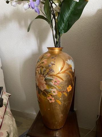 Hand Beschilderde vaas  beschikbaar voor biedingen