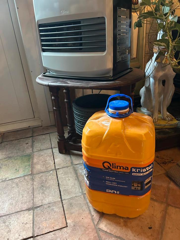 Qlima SRE 4035 TC Petroleumkachel  + 30 liter Petroleum, Huis en Inrichting, Kachels, Gebruikt, Vrijstaand, Petroleumkachel, Overige brandstoffen