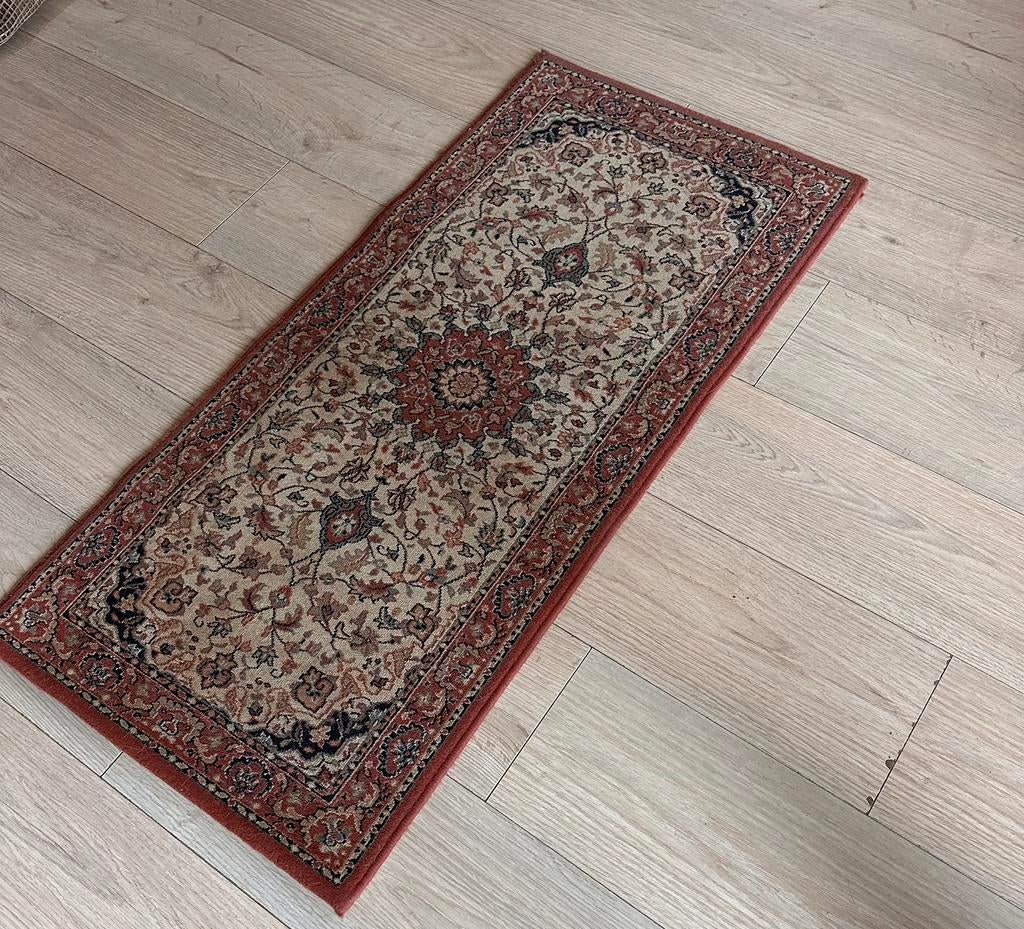 Leuk vloerkleed aangeboden, Huis en Inrichting, Stoffering | Tapijten en Kleden, 100 tot 150 cm, Zo goed als nieuw, Rechthoekig