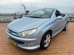 Peugeot 206 2.0 16V CC 2002 | licht blauw | Goedwerkend Dak, Auto's, 136 pk, Zwart, 4 cilinders, 4 stoelen