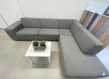 Grote Hoekbank – Refurbished model, Zo goed als nieuw beschikbaar voor biedingen