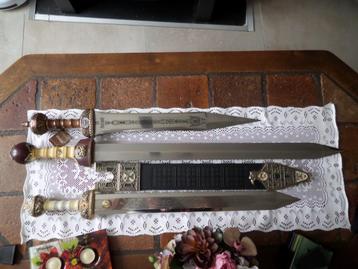 3 Romeinse zwaarden, type Gladius beschikbaar voor biedingen