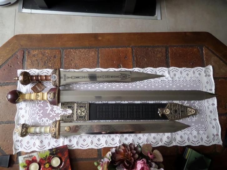 3 Romeinse zwaarden, type Gladius, Verzamelen, Militaria | Algemeen, Landmacht, Zwaard of Sabel, Overige gebieden, Ophalen