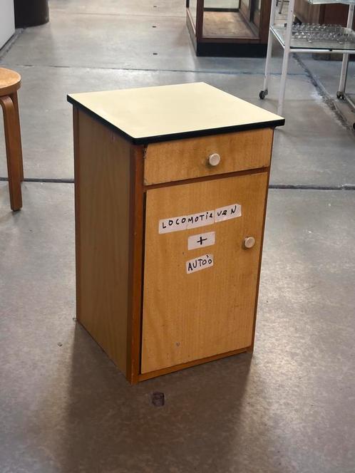 Vintage kastje, Huis en Inrichting, Kasten | Overige, Gebruikt, Ophalen