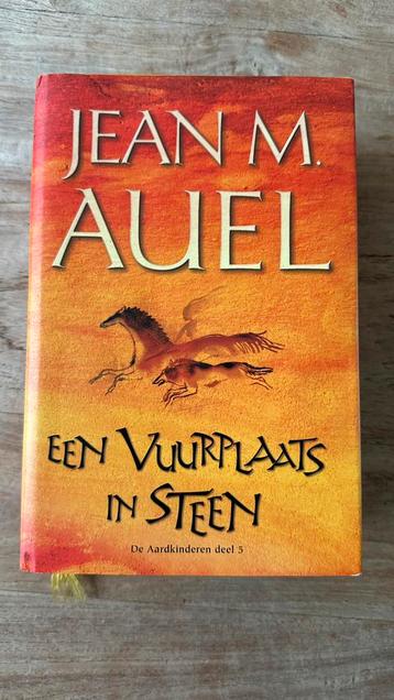 J.M. Auel - De aardkinderen 5 - Een vuurplaats in steen beschikbaar voor biedingen