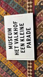Museum Het Valkhof - Een kleine parade, Ophalen of Verzenden, Zo goed als nieuw