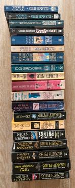 Elizabeth Peters. Archeologen detectives in Egypte rond 1990, Boeken, Detectives, Ophalen of Verzenden, Gelezen
