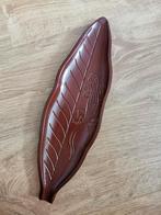 Houten schaal in de vorm van een blad met gekko / salamander, Huis en Inrichting, Gebruikt, Schaal, Ophalen of Verzenden, Ovaal