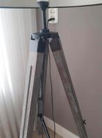 Mooie houten vloerlamp, Huis en Inrichting, Lampen | Vloerlampen, Ophalen, Zo goed als nieuw, Hout, 100 tot 150 cm