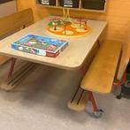 Kinderopvangtafel “DE ROLF GROEP” banken op wielen - 2 stuks, Ophalen of Verzenden, Gebruikt, Tafel(s)