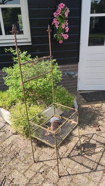 Plantenbak  beschikbaar voor biedingen