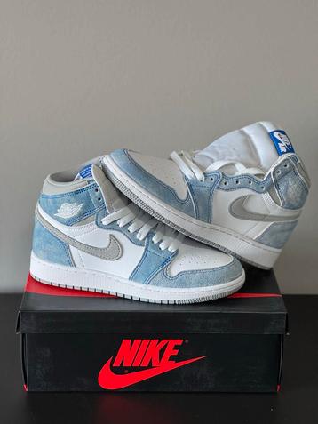 Jordan 1 Hyper Royal GS - Maat 35,5 beschikbaar voor biedingen