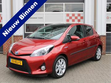 Toyota Yaris 1.5 Full Hybrid Dynamic 2e EIG/Pano/Navi/Camera beschikbaar voor biedingen