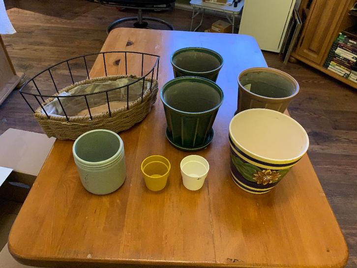 8 bloempotten schillende maten, Huis en Inrichting, Woonaccessoires | Vazen, Gebruikt, Overige kleuren, Minder dan 50 cm, Aardewerk of Porselein