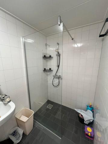 Douchewand met Steun - 90cm Breed beschikbaar voor biedingen