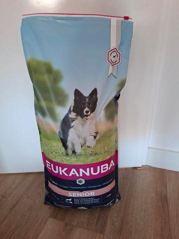 Eukanuba Senior S/M brokken lam en rijst 20kg beschikbaar voor biedingen
