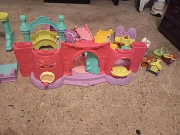 Vtech Vrolijke Vriendjes Kasteel beschikbaar voor biedingen