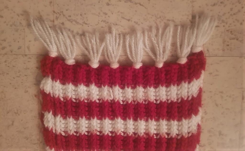 Gebreide sjaal 97 cm lengte rood-wit, Gebruikt, Jongen of Meisje, Ophalen of Verzenden, 104 of kleiner