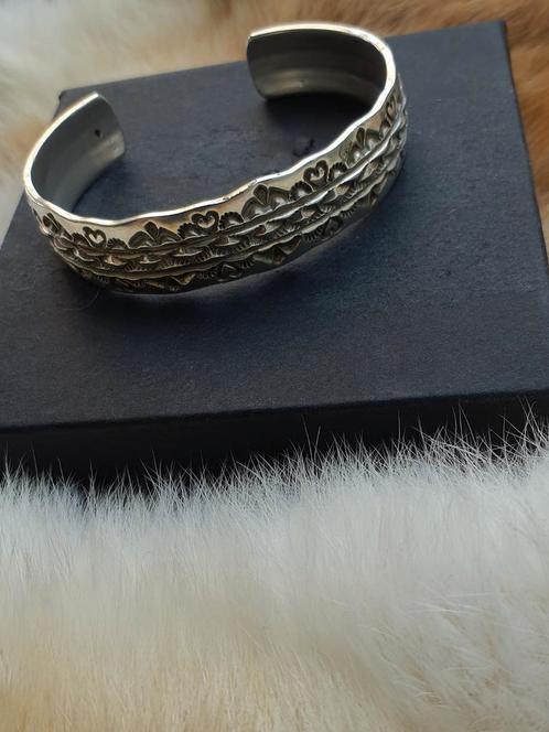 Zilver Navajo armband hartjes motief, Sieraden, Tassen en Uiterlijk, Armbanden, Zo goed als nieuw, Zilver, Zilver, Ophalen of Verzenden