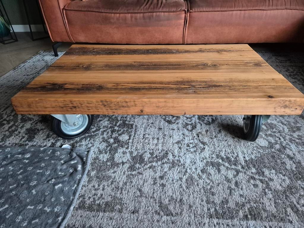 Salontafel bielzen look met zwenkwielen, Huis en Inrichting, Tafels | Salontafels, 100 tot 150 cm, Zo goed als nieuw, Minder dan 50 cm