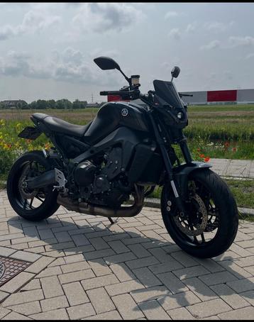 Te koop , mooie zwarte Yamaha MT 09 2021 okt beschikbaar voor biedingen