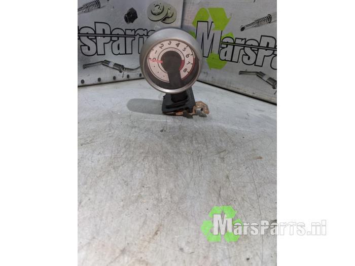 Toerenteller van een Peugeot 107, Auto-onderdelen, Dashboard en Schakelaars, Peugeot, Gebruikt, 6 maanden garantie, 12 maanden garantie