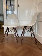 2 vintage ‘60 glasvezel Eames Miller DSW side chairs – white, Ophalen, Gebruikt, Twee, Wit
