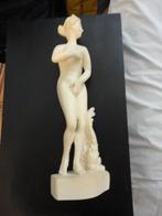 TE KOOP MOOI BEELD VAN VROUW MET DOLFIJN VENUS EROS, Antiek en Kunst, Ophalen of Verzenden