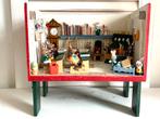 Vintage poppenhuis klaslokaal schooltje met konijnenfiguren, Antiek en Kunst, Ophalen