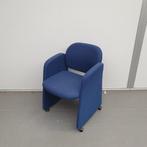 Ahrend fauteuil - blauwe stof verrijdbaar
