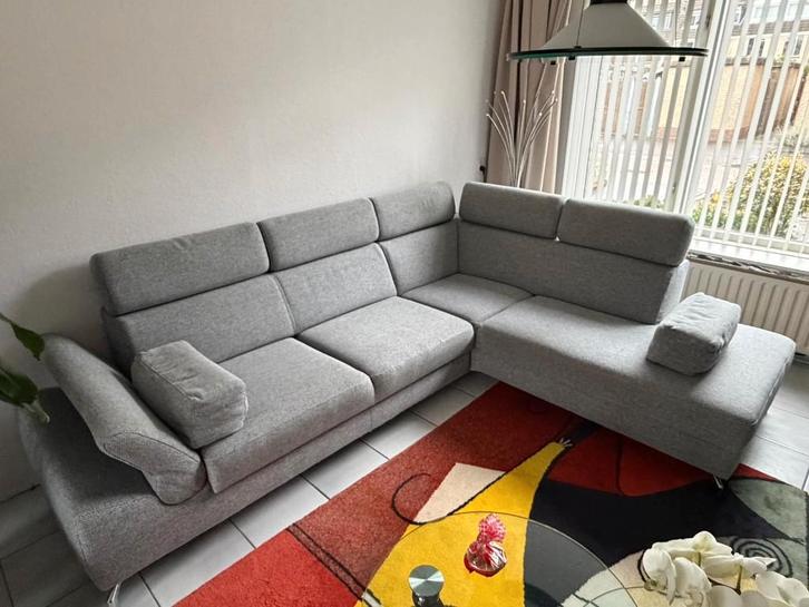 Montel Modena hoekbank met verstelbare hoofdsteunen, Huis en Inrichting, Banken | Bankstellen, Zo goed als nieuw, Hoekbank, Vierpersoons of meer