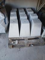 Betonpoeren 8.5€ p/stuk ook met stelplaat, Ophalen, Zo goed als nieuw