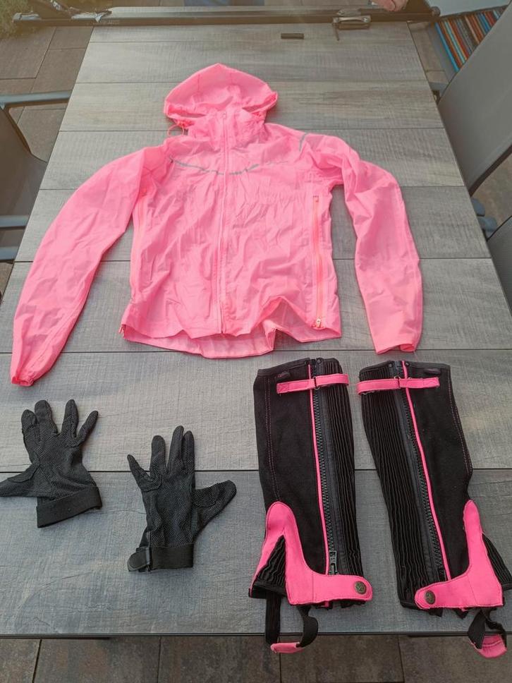 Paardrij kleding: regenjas*chaps*handschoenen, Dieren en Toebehoren, Paardrijkleding, Kinderen, Ophalen