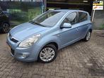 Hyundai I20 1.2i DynamicVersion | NIEUWE APK | AIRCO | 12MND, Auto's, Gebruikt, 4 cilinders, Blauw, Origineel Nederlands