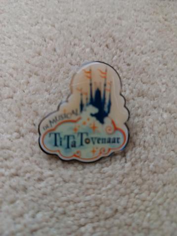 TiTa Tovenaar Efteling pin Kasteel Schildje Ti Ta beschikbaar voor biedingen